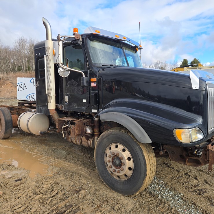 2014 MASSEY-FERGUSON 8