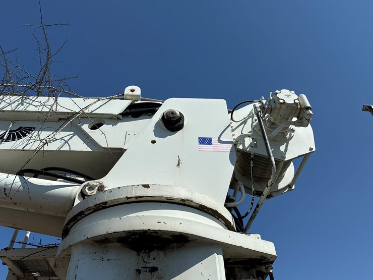 2010-international-7400-image-33