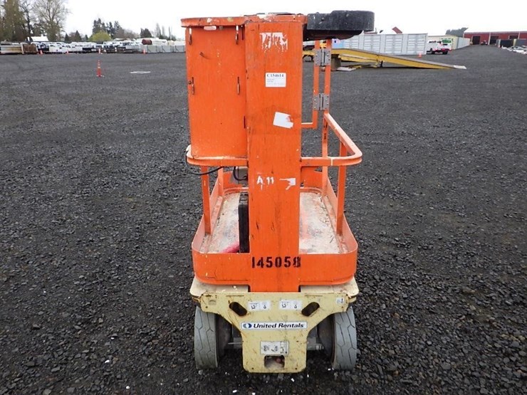 2014-jlg-1230es-image-2