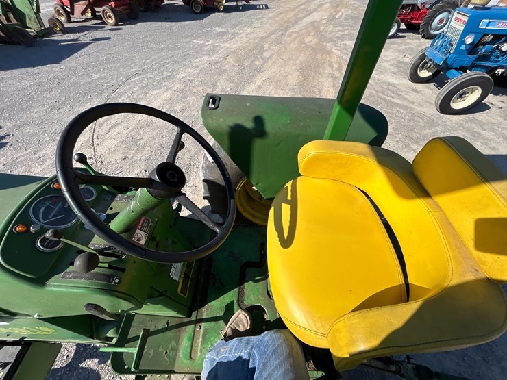 john-deere-4010-image-11