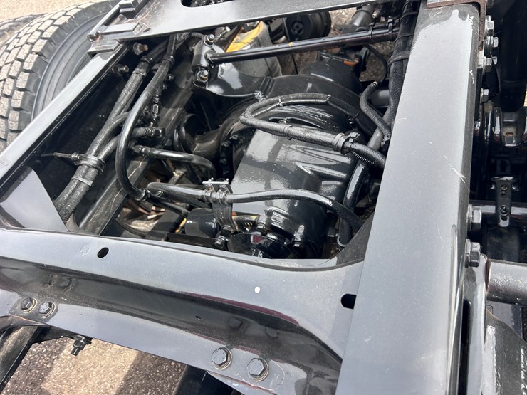 #1009-•-2012-western-star-conventional-4-sleeper-cab-truck-tractor-image-31