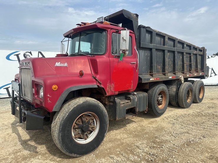 1986-mack-dm686s-image-1