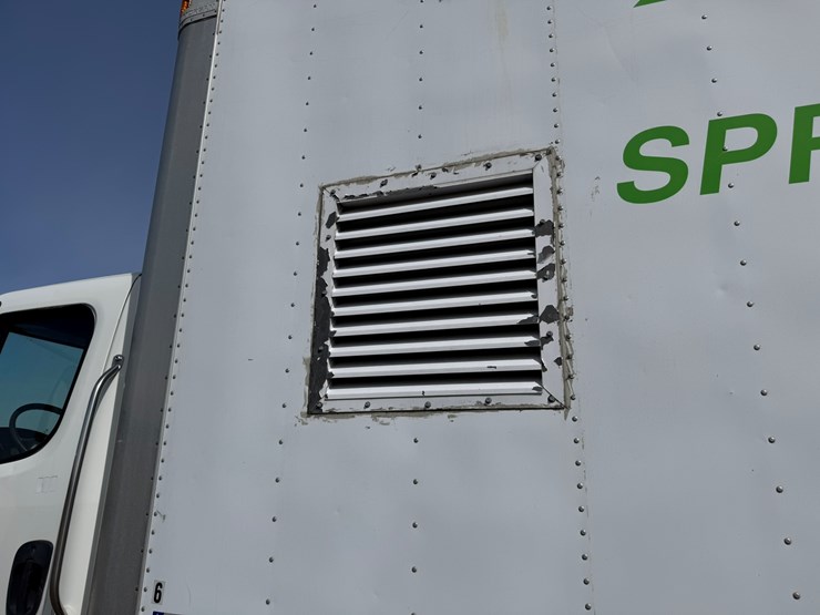 #2160-•-2006-freightliner-business-class-m2-box-truck-image-25