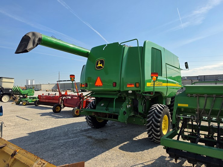 2006-john-deere-9560-sts-image-21