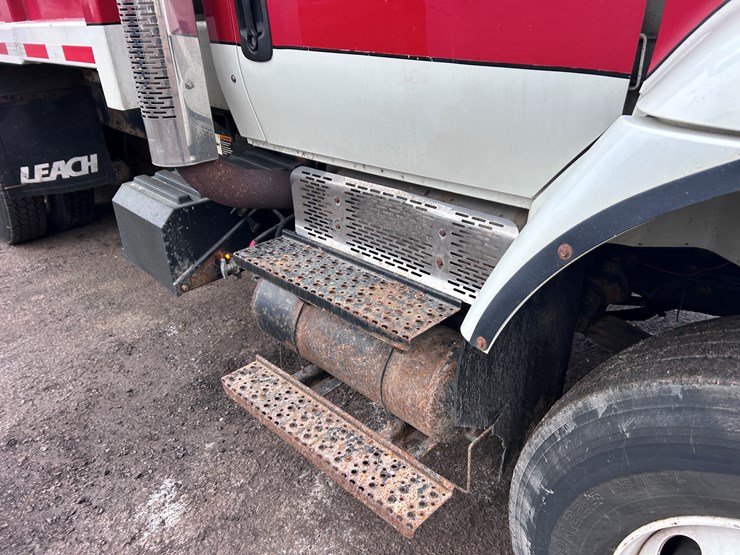 2003-international-7400-image-19