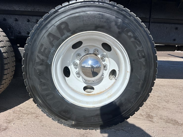 #1679-•-2004-kenworth-flatbed-truck-image-62