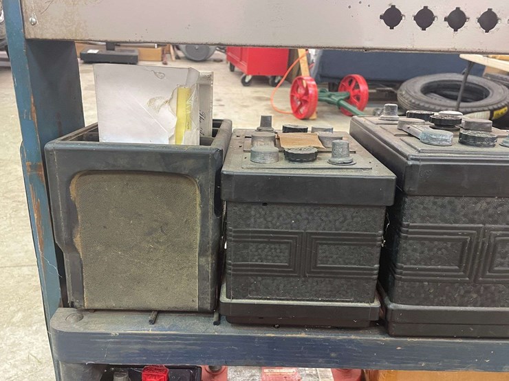 ford-battery-display-rack-image-12