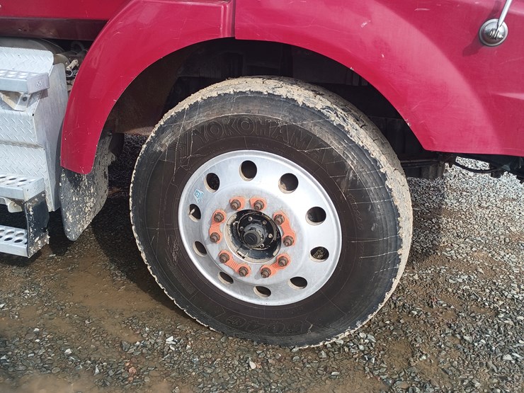 2012-massey-ferguson-8-image-67