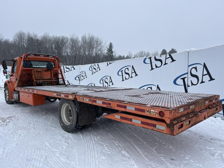 2016-massey-ferguson-8-image-3