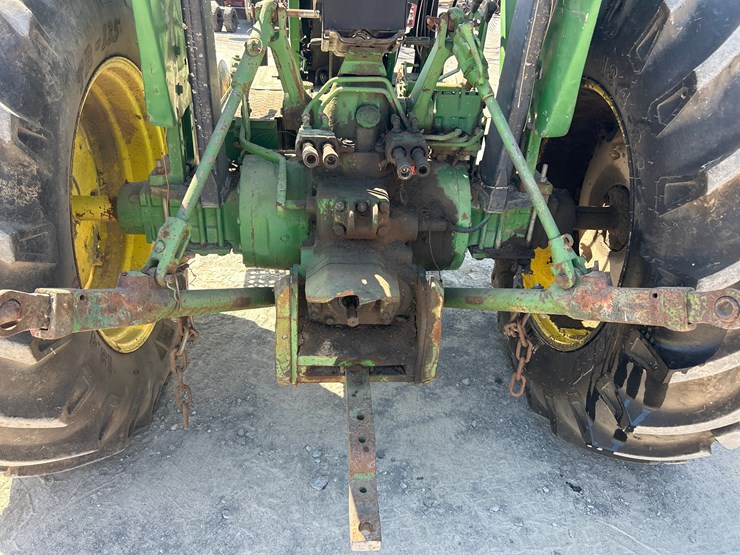 john-deere-2940-image-8