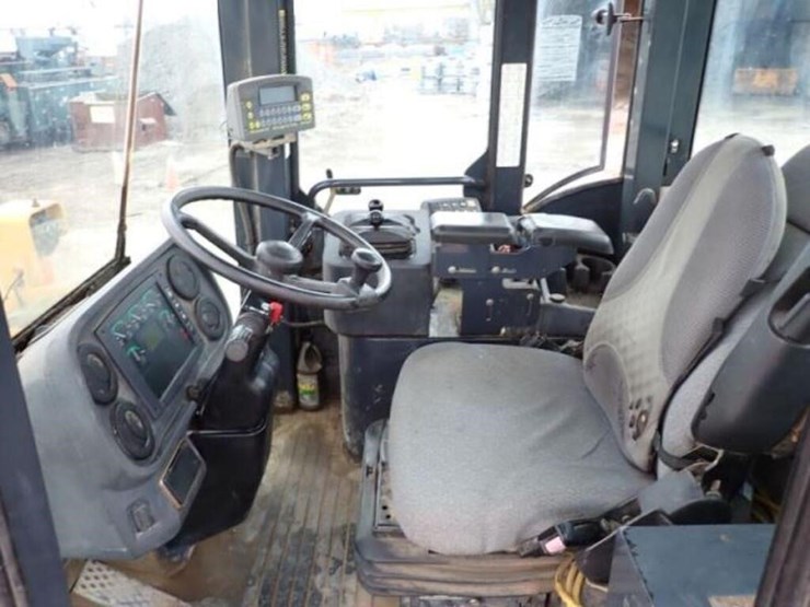 2006-deere-624j-image-18