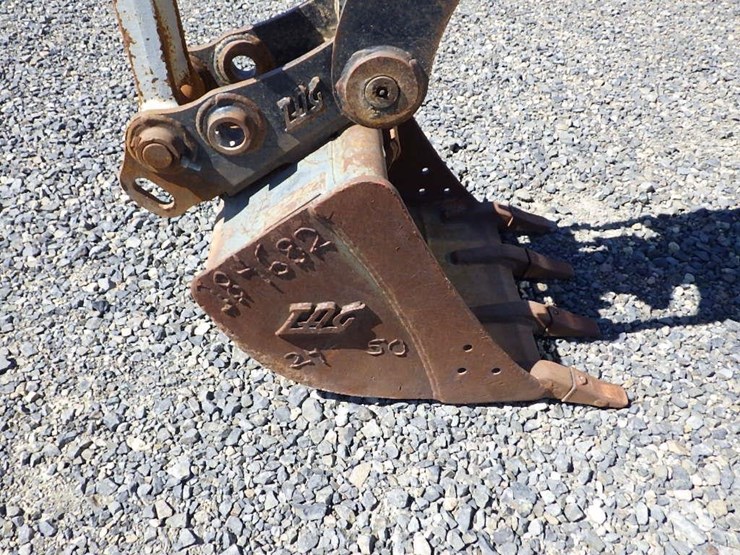 takeuchi-tb260-image-22