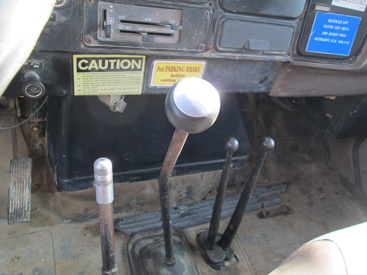 1981-international-s1800-image-36