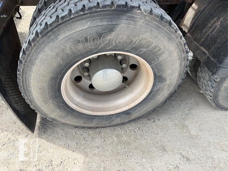 2005-kenworth-t800-image-19