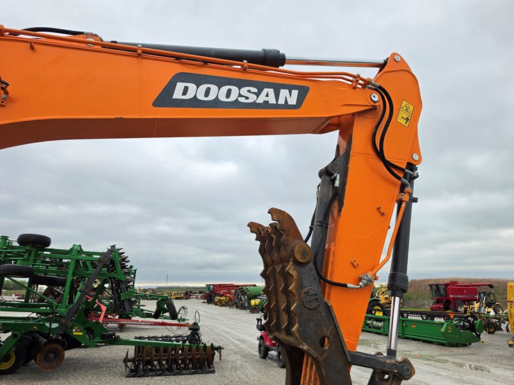 2022-doosan-dx225-lc-image-22