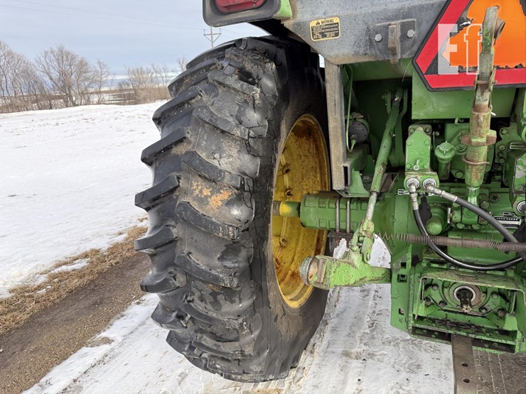 john-deere-4040-image-11