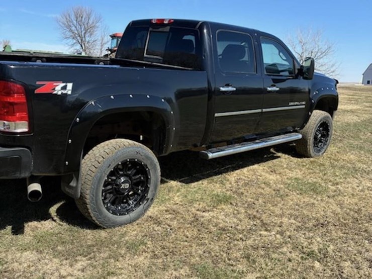 2013-gmc-2500hd-image-3