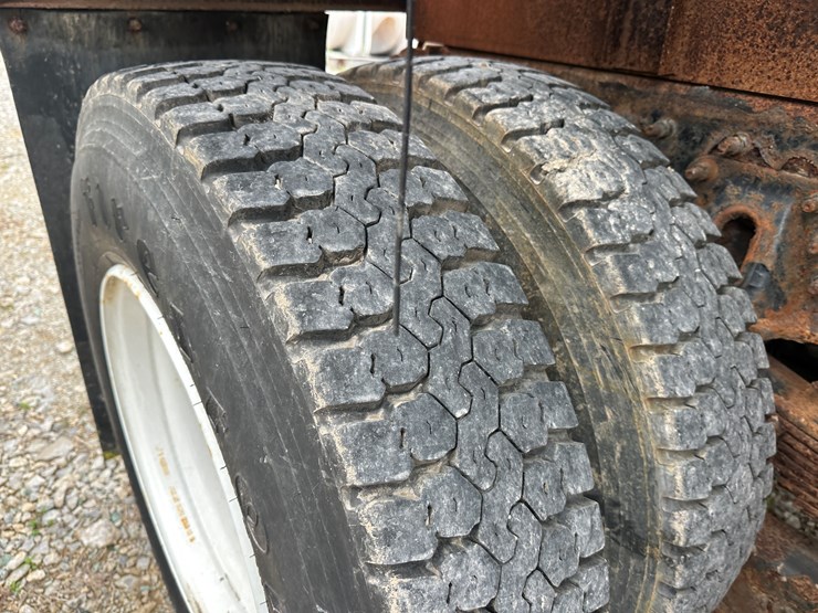 2007-international-7600-image-63