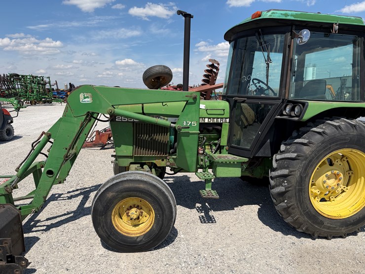 1984-john-deere-2550-image-6