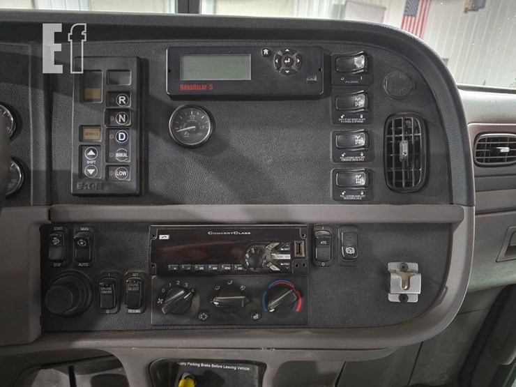 2017-peterbilt-367-image-14