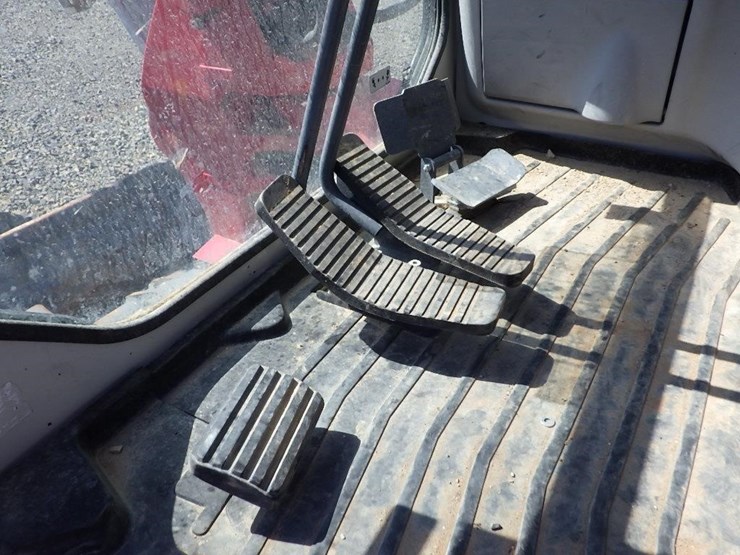 takeuchi-tb260-image-42