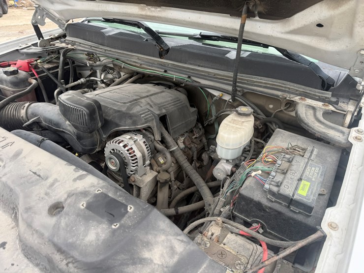 2012-chevrolet-3500-image-32