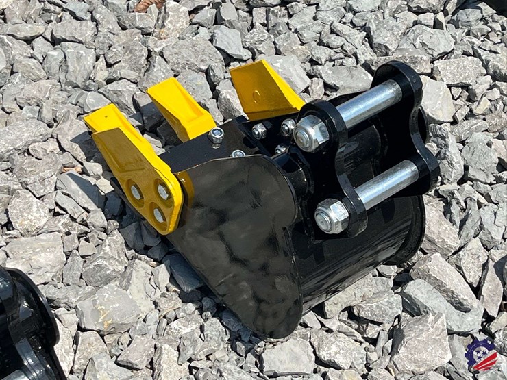 unused-2026-ce-8"-toothed-bucket-image-3