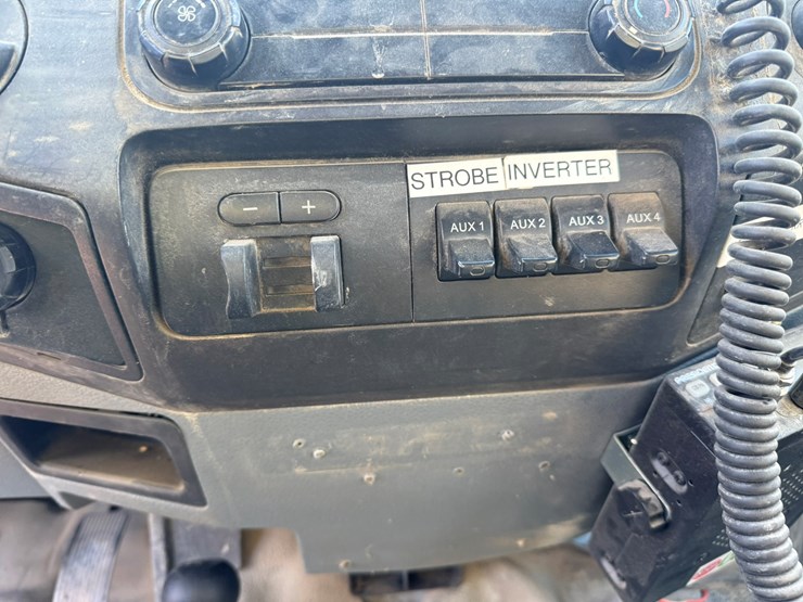 2012-ford-f550-xl-image-35