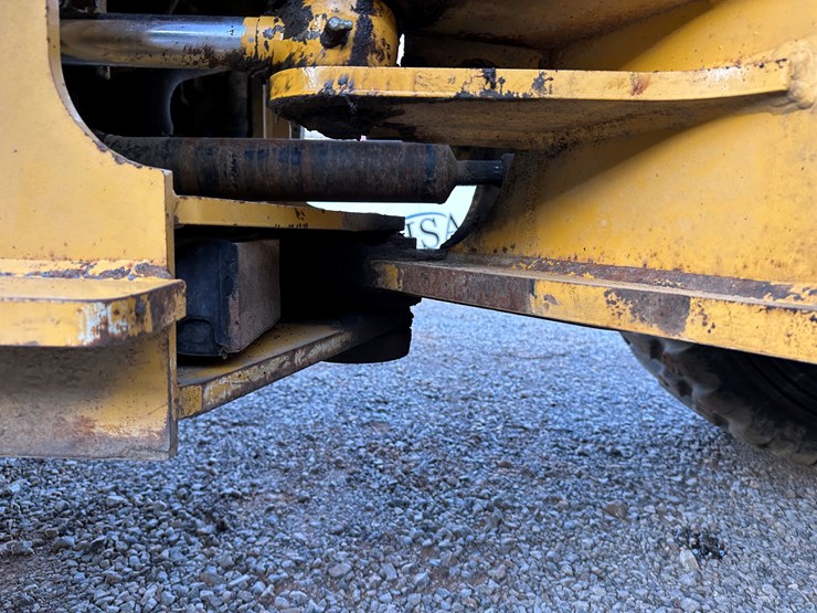 2005-deere-544j-image-30