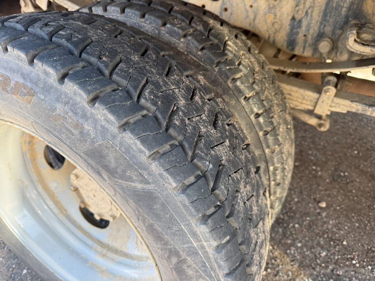 2012-ford-f550-xl-image-44