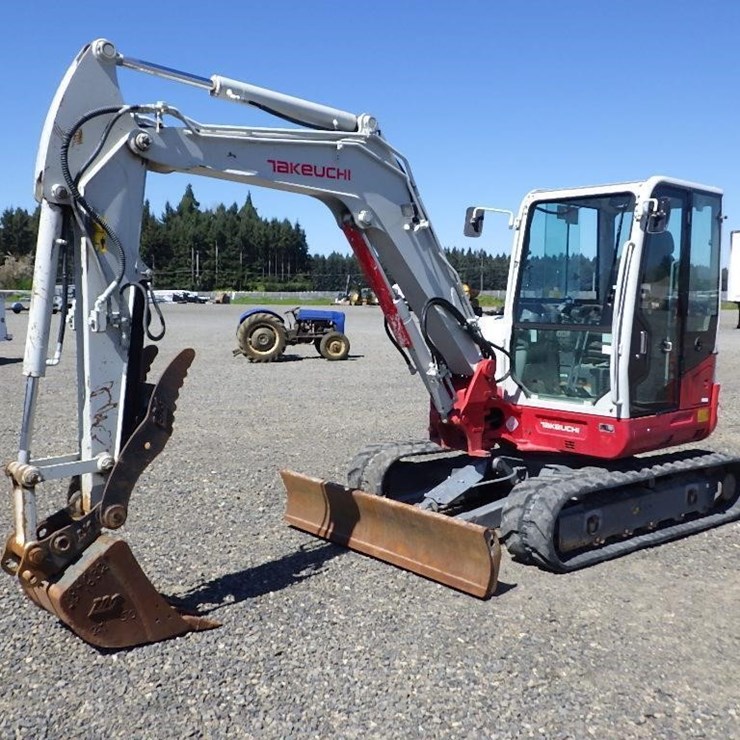 TAKEUCHI TB260