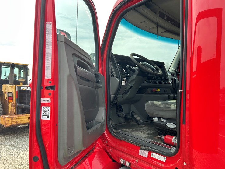 2015-kenworth-t680-image-60