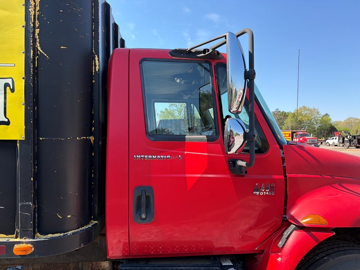 2005-international-durastar-4400-image-28