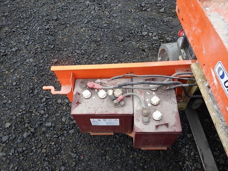 2014-jlg-1230es-image-12