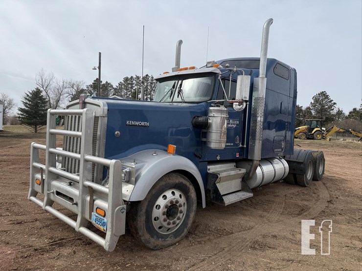 2005-kenworth-w900-image-1