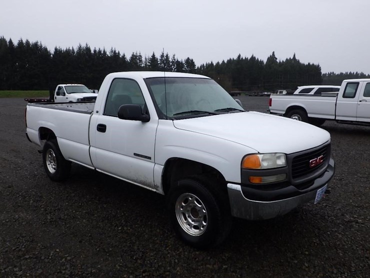 2001-gmc-2500-image-3