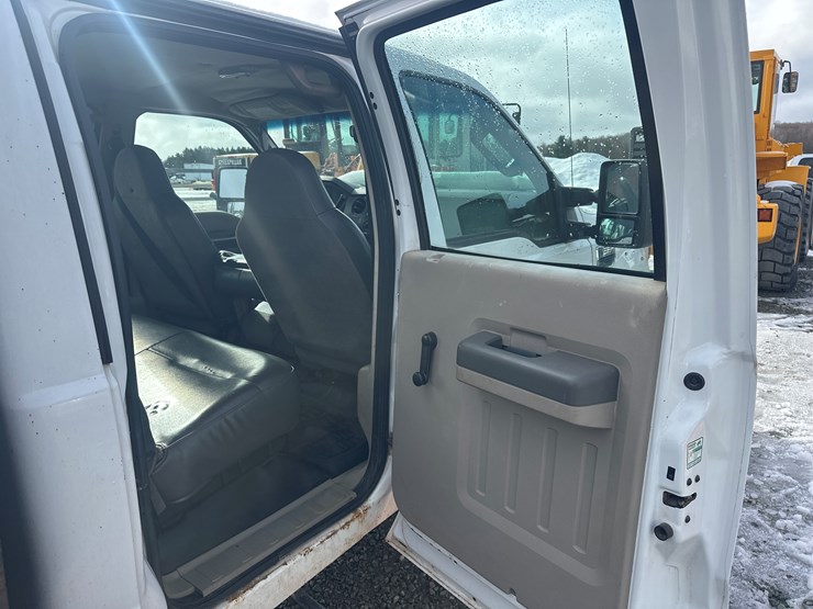 2010-ford-f350-image-27