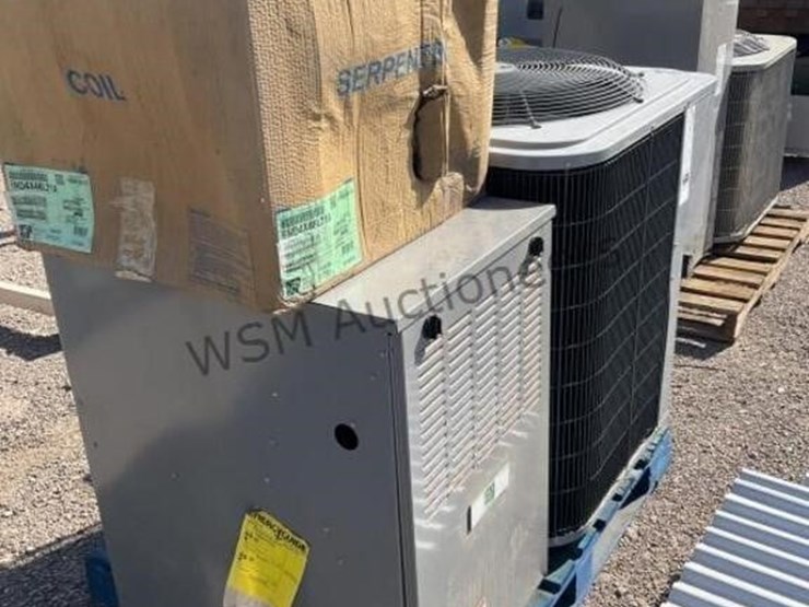 day-&-night-4t-17-seer-a/c-unit-image-3