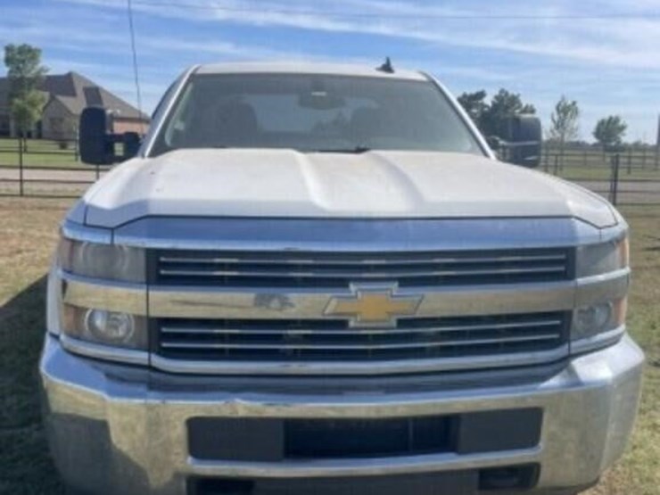 2015-chevrolet-silverado-2500hd-image-3