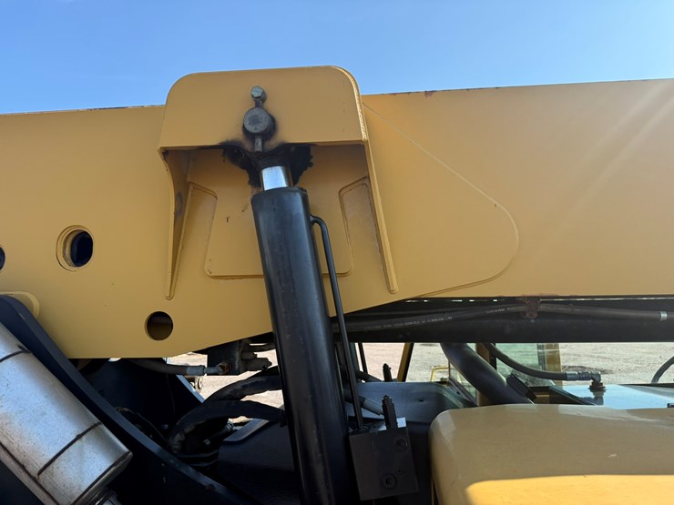 2007-caterpillar-tl1055-image-18