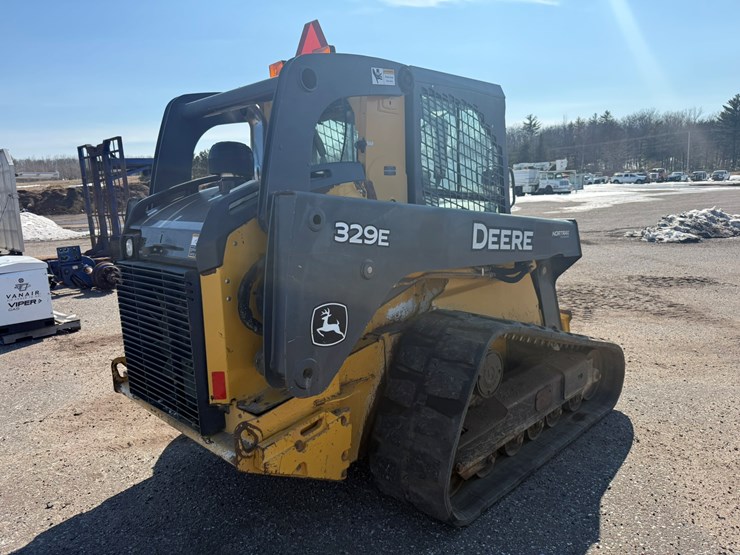 deere-329e-image-5