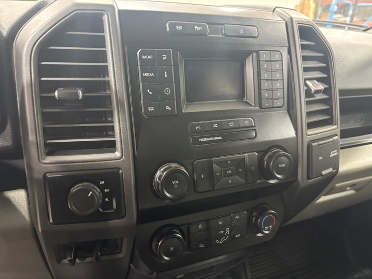 2022-ford-f550-sd-image-43