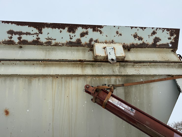 #2210-•-fabtek-14'x96"x128"-feeder-bin-image-35