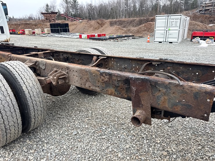 2002-international-4300-sba-image-40