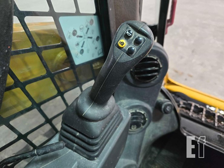 2023-caterpillar-259d3-image-16