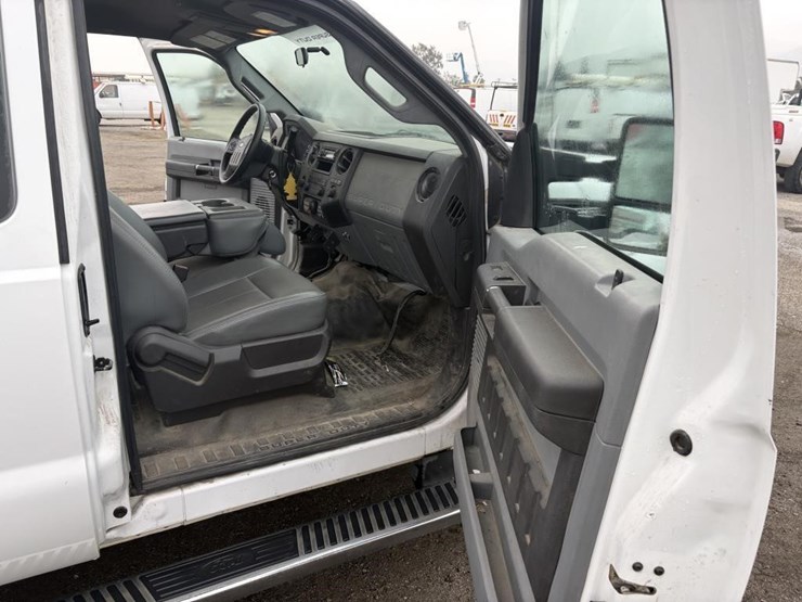 2011-ford-f250-image-10