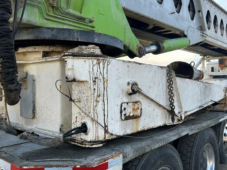 #2237-•-2006-mack-tri-axle-concrete-placement-truck-image-14