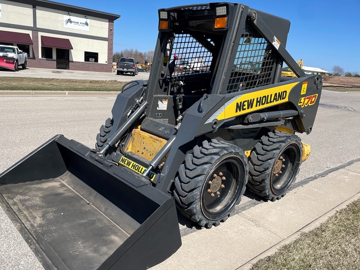 2006-new-holland-l170-image-5