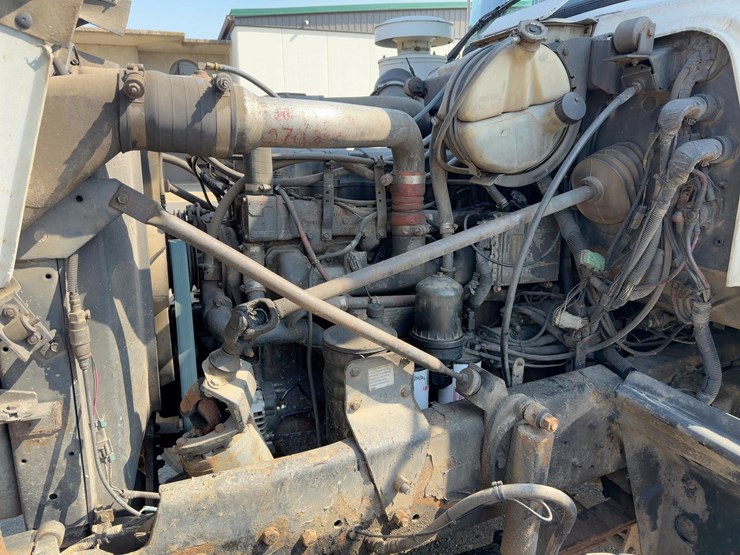2001-mack-rd688s-image-8