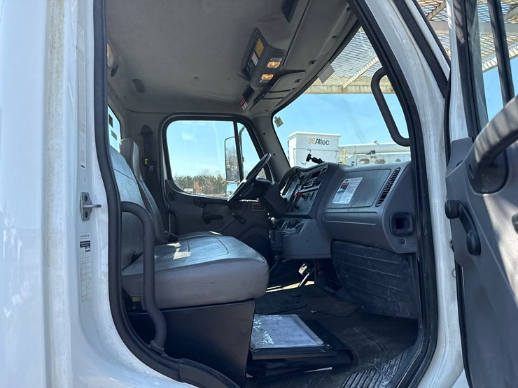 #1070-•-2012-freightliner-boom/crane-truck-image-43